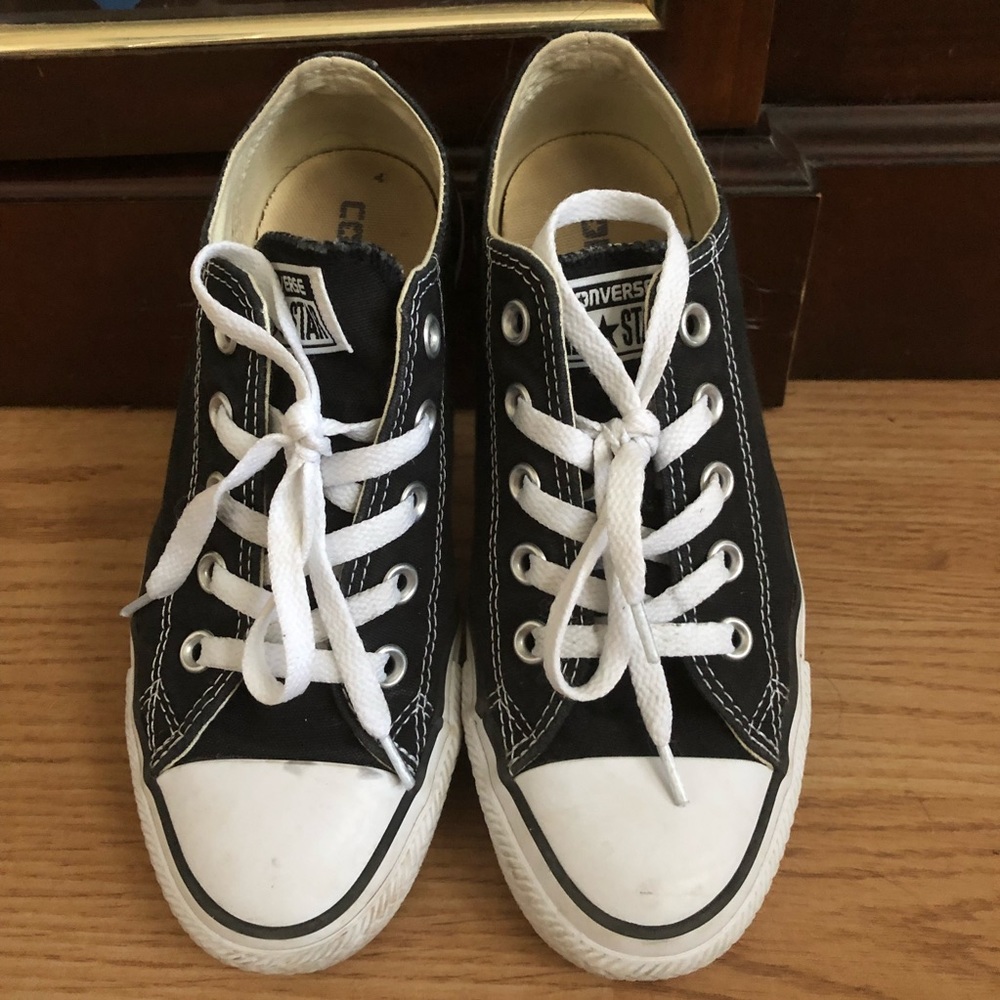 Black all star converse